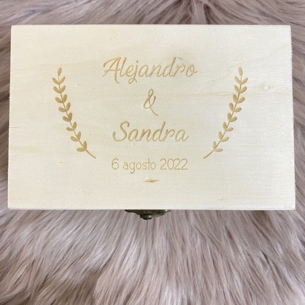 Caja grabada por ambas caras