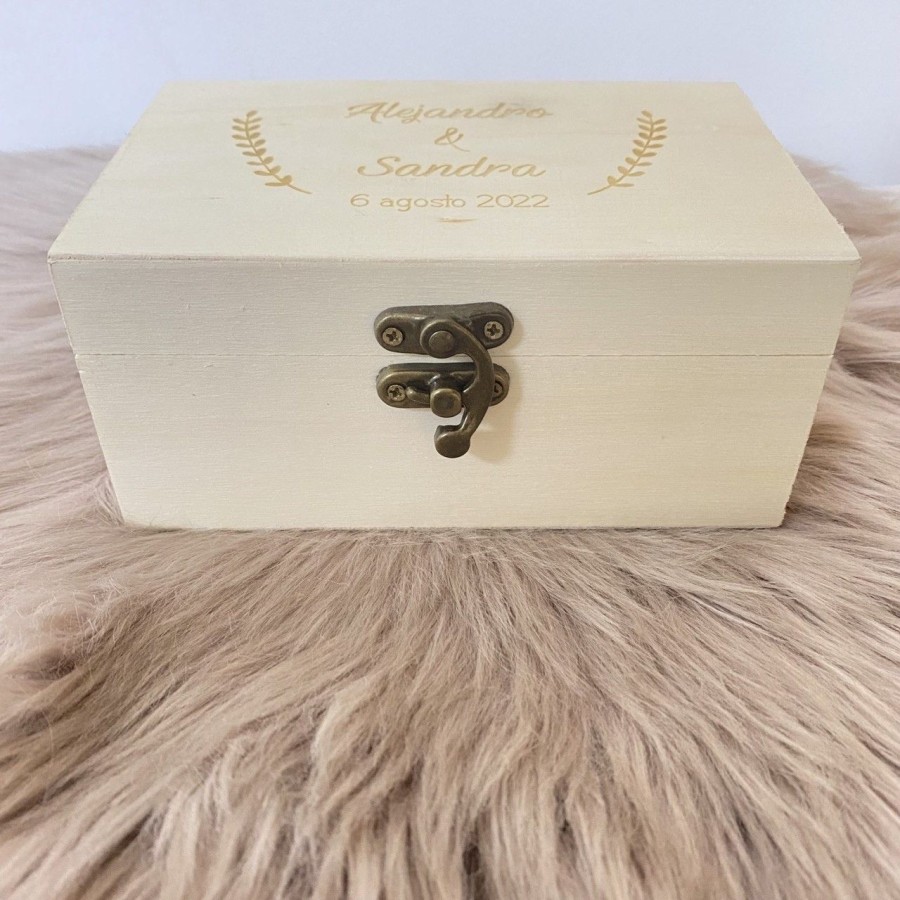 Caja grabada por ambas caras