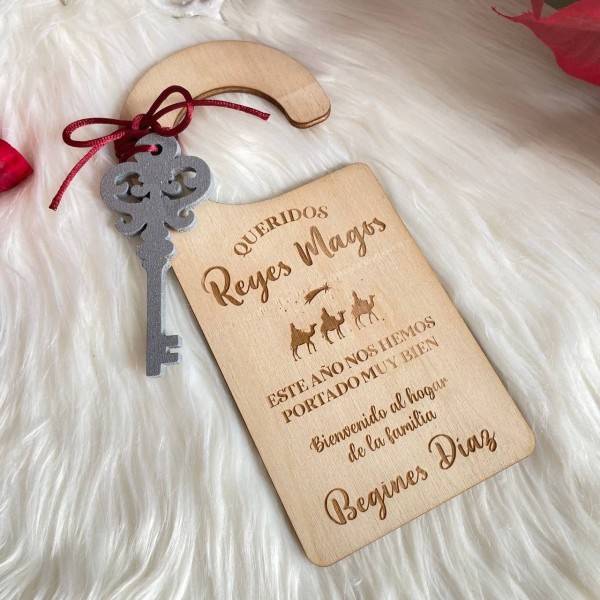 Cuelgapuerta con Llave Mágica