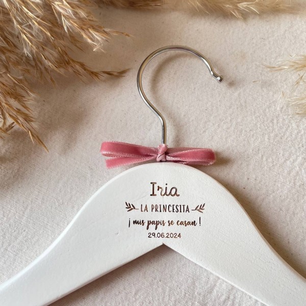 Percha personalizada de bebé