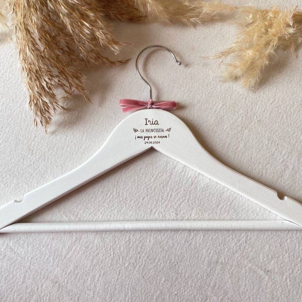 Percha personalizada de bebé