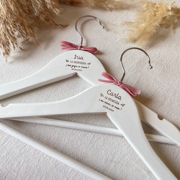 Percha personalizada de bebé