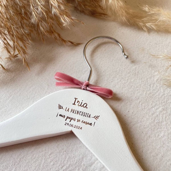 Percha personalizada de bebé